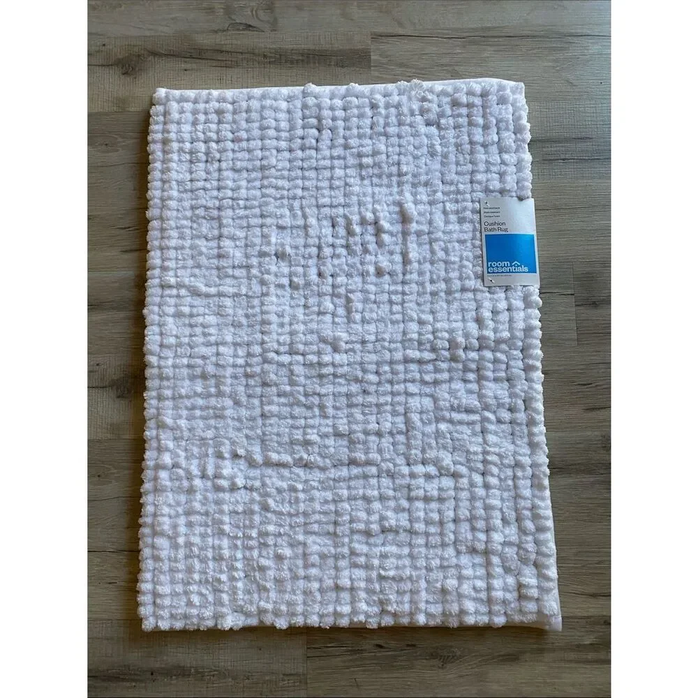 Room Essentials White Cushion Bath Mat